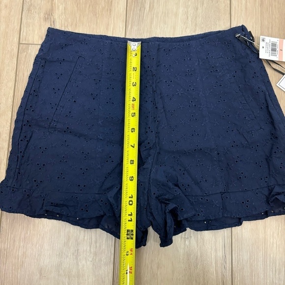 1. State Eyelet Ruffled Casual Shorts Size 2 - Picture 8 of 8